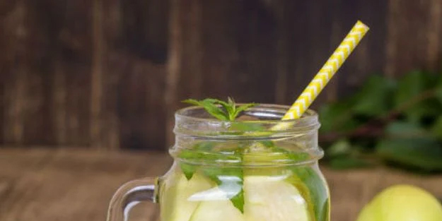 Zayıflatan içecek (12 günde 5 kilo): başlamadan hemen önce bakın nasıl ne yapılmalı? Göbek yağlarını için...