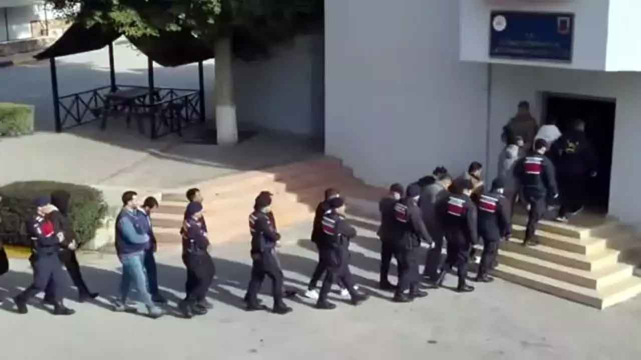 Zehir tacirlerine jandarmadan ağır darbe! 3 ilde düzenlenen operasyonlarda 123 şüpheli yakalandı