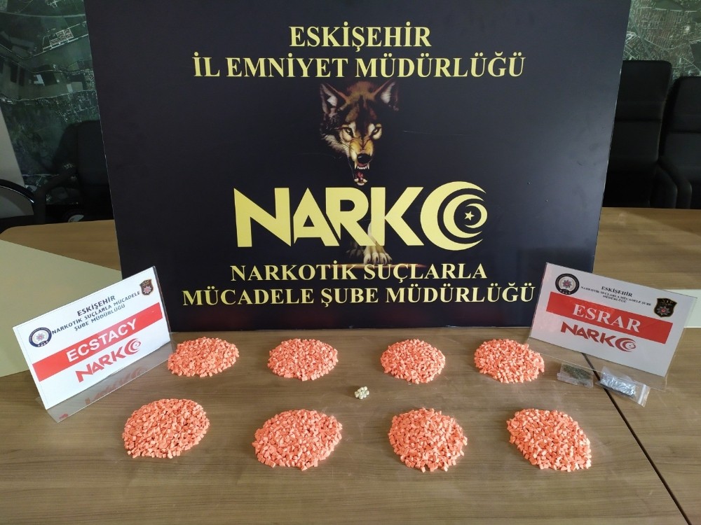 Zehir tacirlerine narkotikten şok baskın 