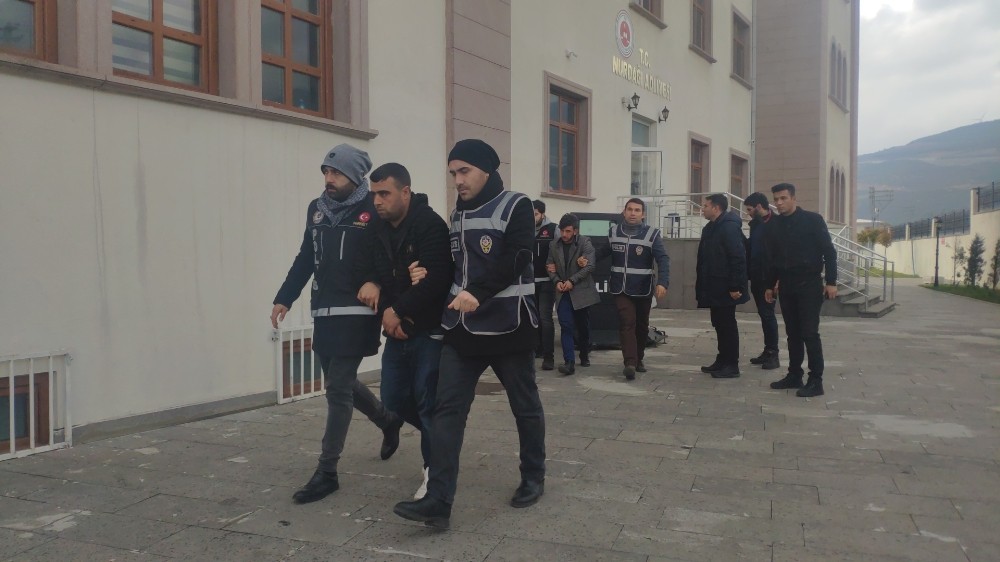 Zehir tacirlerine şafak operasyonu: 5 tutuklama 