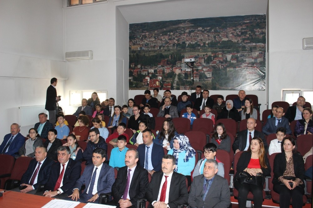 Zeka oyunları turnuvasında başarılı öğrenciler ödüllendirildi 