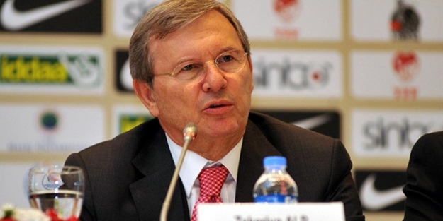 Zekeriya Alp istifa etti!