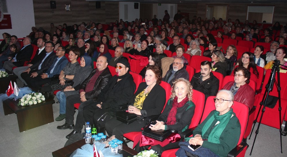 Zeki Müren şarkılarıyla unutulmaz bir gece yaşattılar 