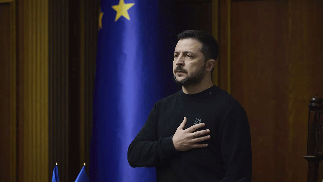 Zelenskiy'e darbe beklemediği yerden geldi: Yüzde 39'a düştü!!!