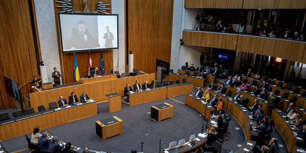 Zelenskiy'e konuşma yapacağı sırada şok! Neye uğradığını şaşırdı