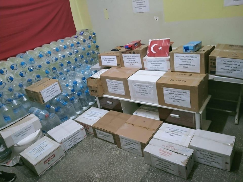 Zenginden alıp muhtaçlara veriyorlar 