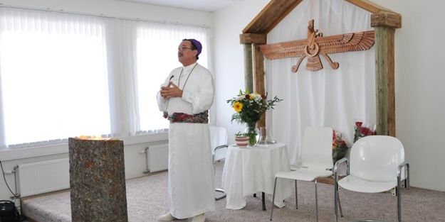 Zerdüşt Evi Rahibinden Müslümanlara iftira