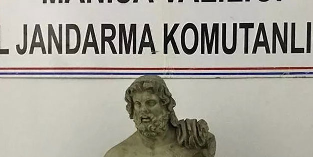 Zeus Heykelini satmak isterken yakalandılar