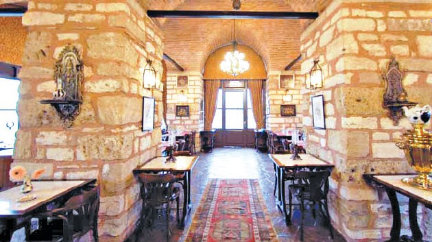 Zeyrekhane’de içki servisi bitti