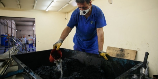 Zeytin atıklarından mangal kömürü üretiyorlar