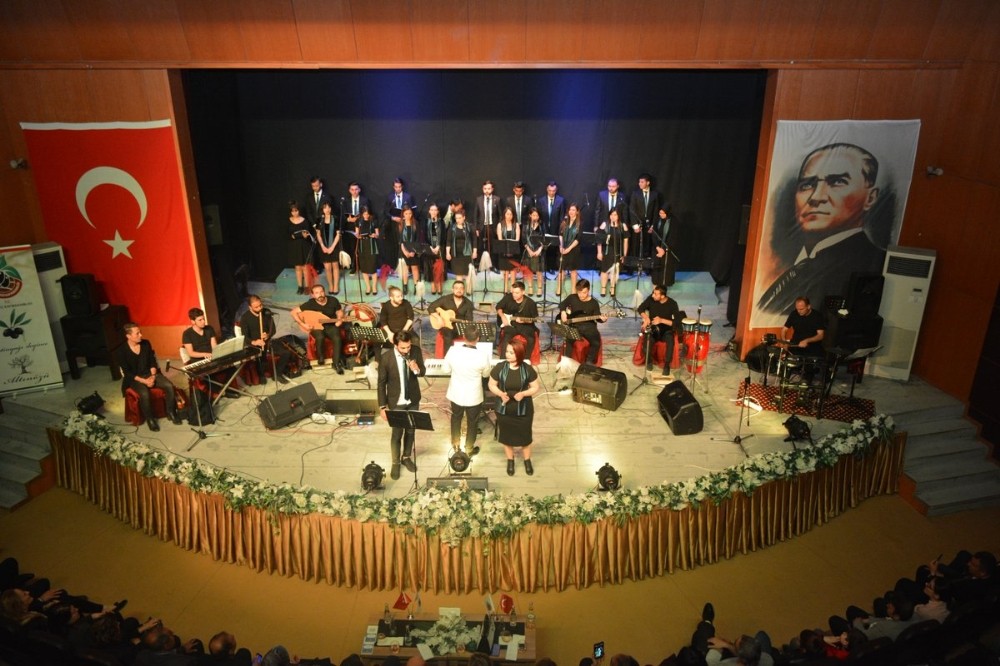 Zeytin Dalı Korosu’ndan konser 