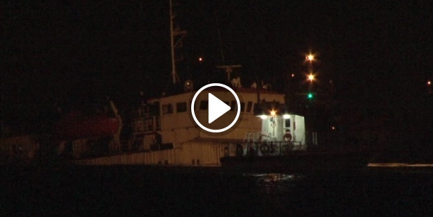 Zeytinburnu açıklarında kuru yük gemisi batmaya başladı!