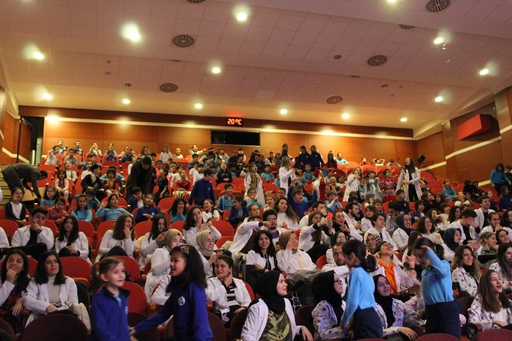 Zeytinburnulu öğrencilere geri dönüşüm semineri verildi 