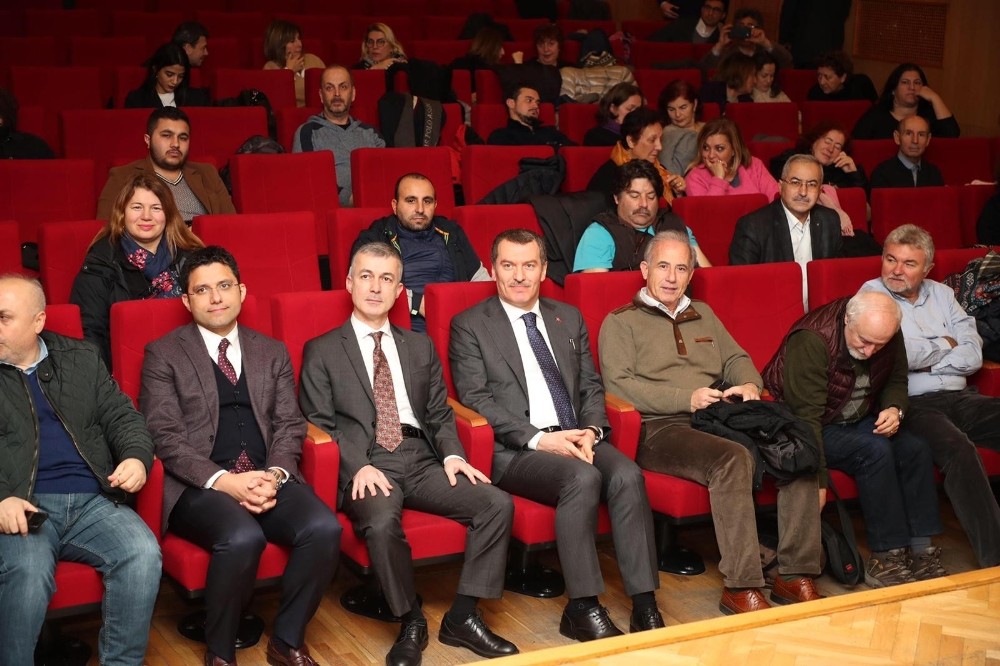 Zeytinburnu’nda eğitimini tamamlayan rehberlere sertifikaları verildi 