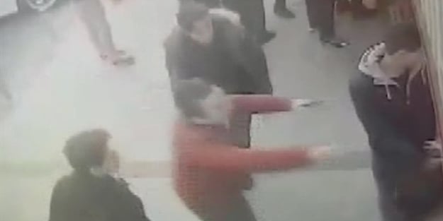 Zeytinburnu’nda Mehmetçik’e destek yürüyüşüne saldırı