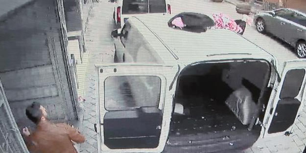 Zeytinburnu'ndaki inanılmaz kurtuluş kamerada