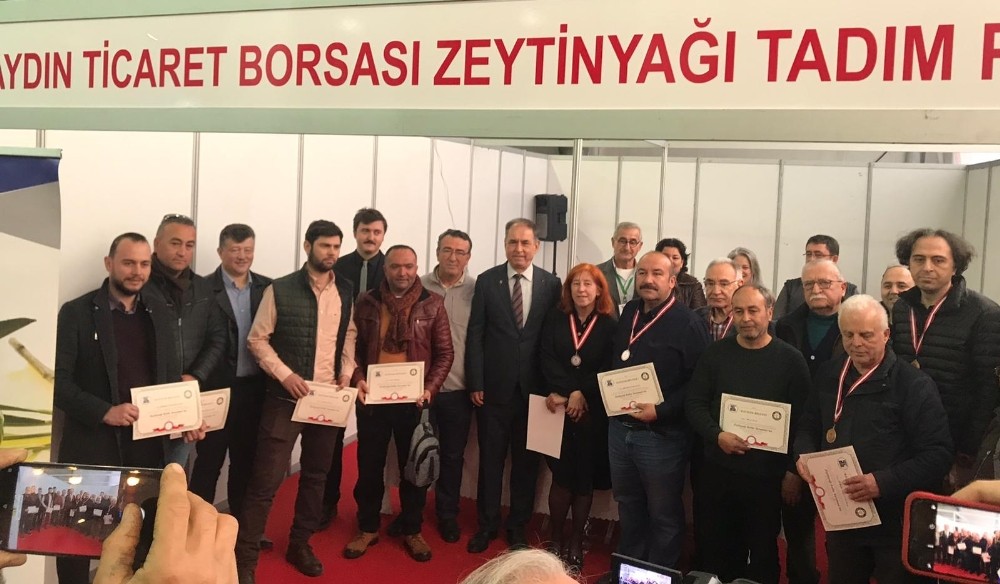 Zeytinyağı kalite yarışması kazananları madalyalarını aldı 