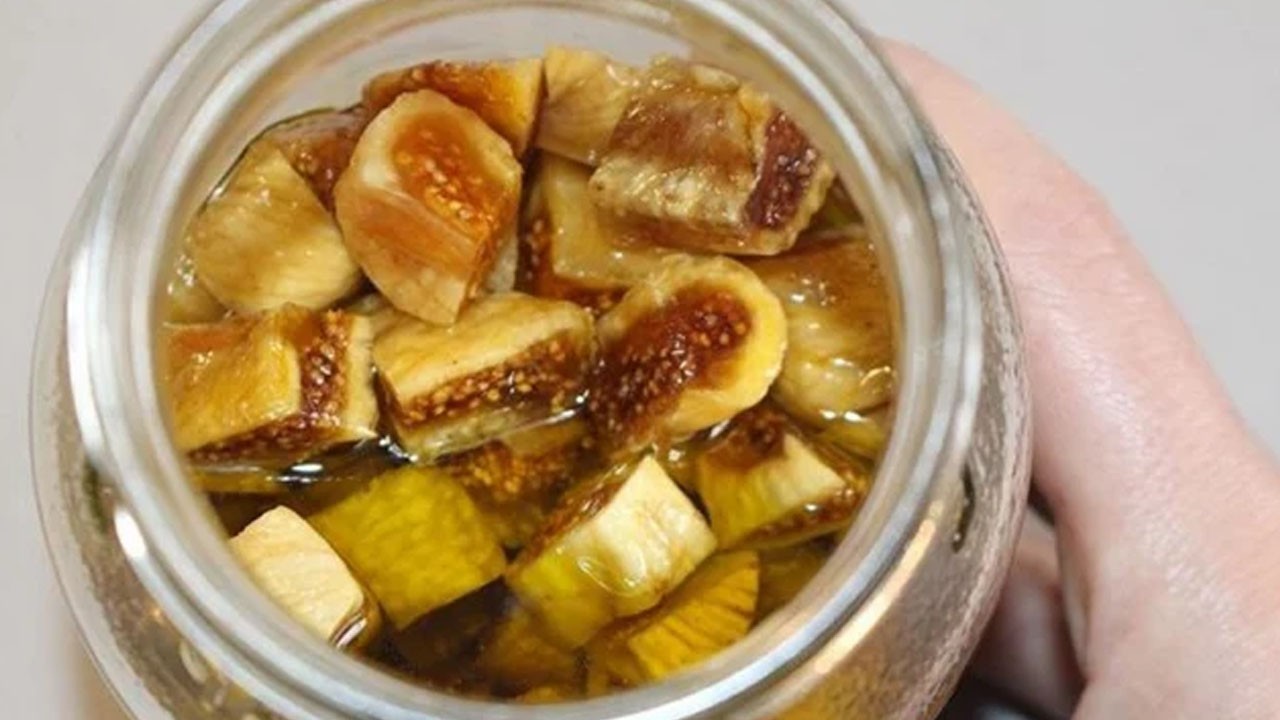 Zeytinyağlı incir kürü nasıl yapılır? Kuru inciri zeytinyağında