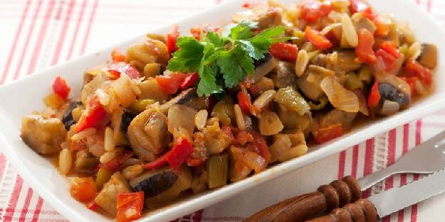 Zeytinyağlı patlıcan yemeği tarifi