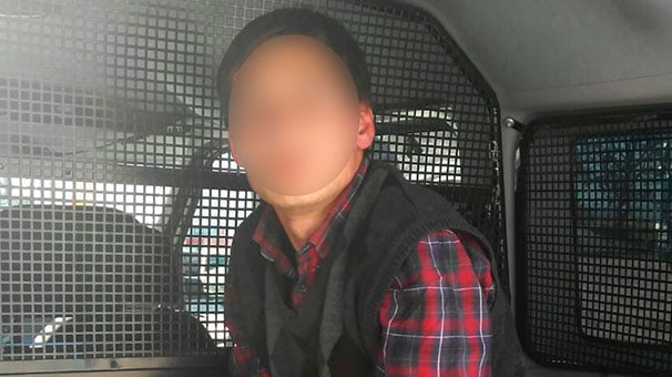Zihinsel engelli genç, kaçırdığı halk otobüsünde uyurken enselendi