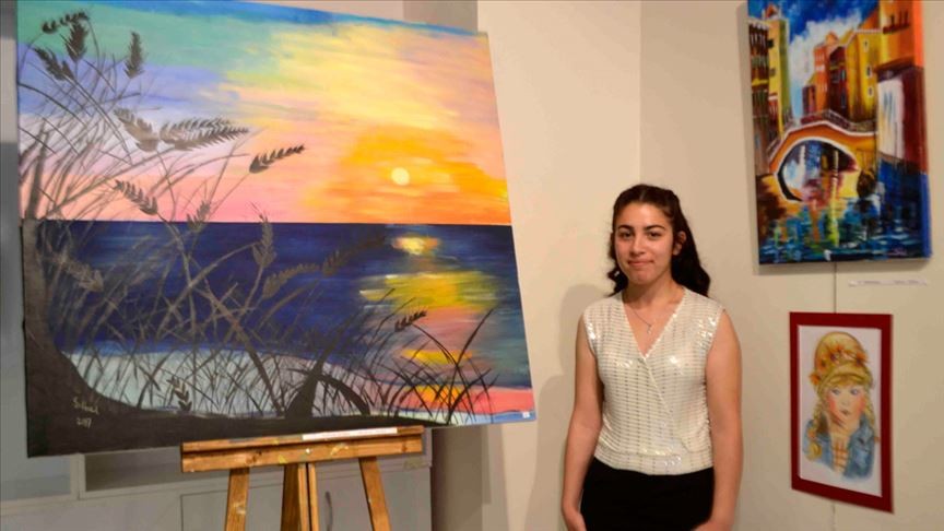 Zihinsel engelli öğrenciden resim sergisi