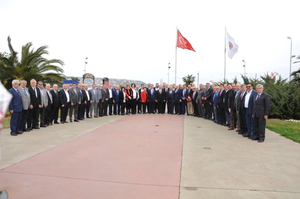 Zihni Şahin’den Büyükşehir Meclisine veda