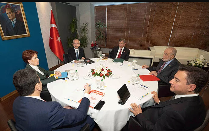 Zillet hem tutarsız hem de ikiyüzlü!