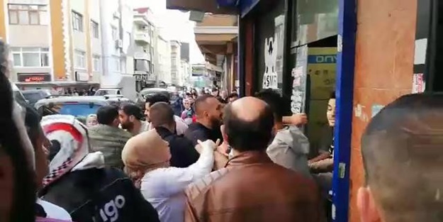Zilletin mülteci oyunu sahnede