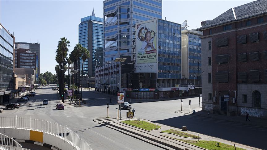 Zimbabve'de 40 binden fazla kişiye Kovid-19 yasaklarını ihlalden gözaltı