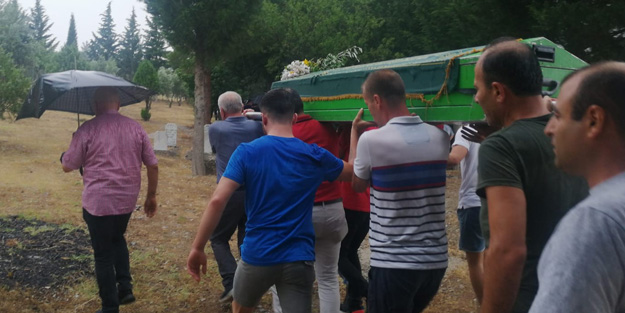 Zincirleme kazada hayatını kaybeden çift son yolculuğuna uğurlandı