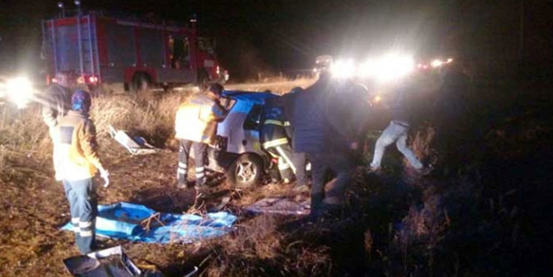 Önce kamyonete sonra otomobile çarptı