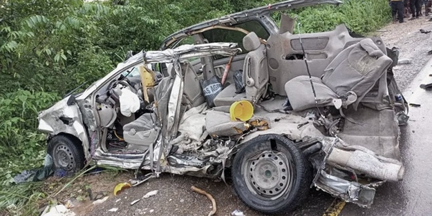 Zincirleme trafik kazası: 10 ölü!