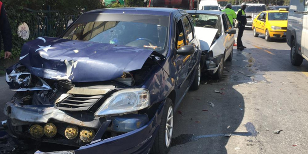 Zincirleme trafik kazası! Yaralılar var