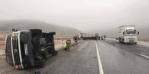 Zincirleme trafik kazası! Yaralılar var
