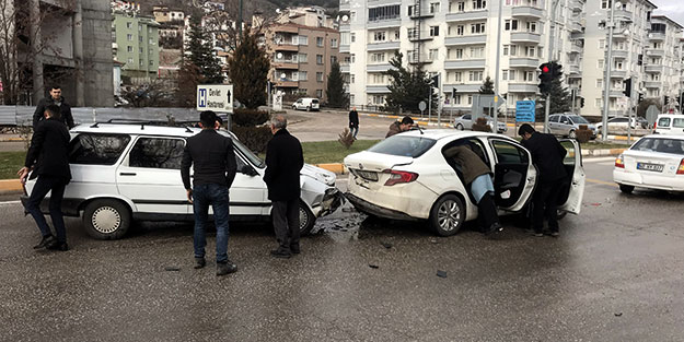 Zincirleme trafik kazasında 9 kişi yaralandı