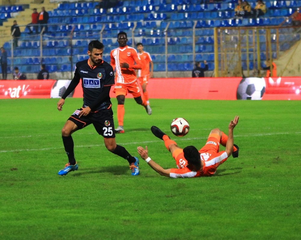 Ziraat Türkiye Kupası: Adanaspor: 0 - Aytemiz Alanyaspor: 4 (İlk yarı) 