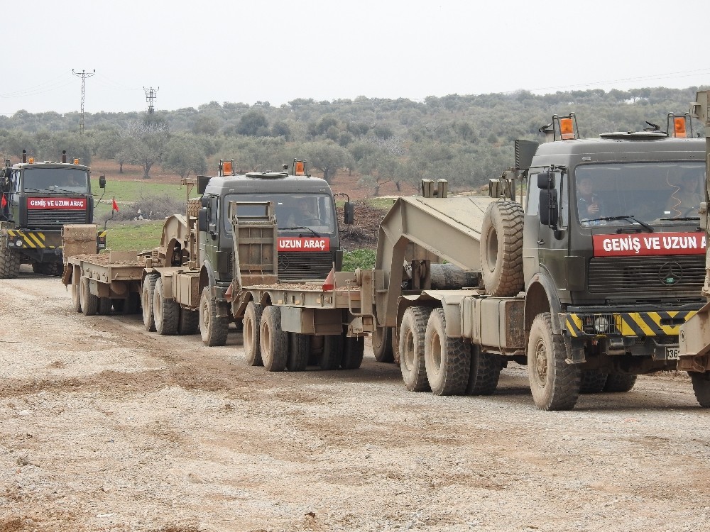 Zırhlı araç taşıyan tırlar dönüşe geçti 