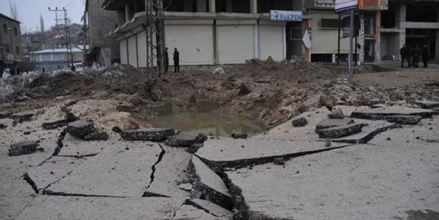 Zırhlı aracın geçişi sırasında patlama!