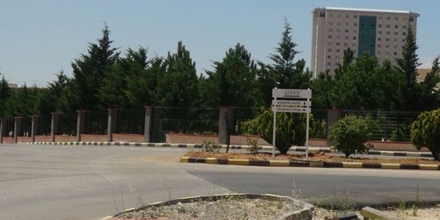 Zirve Üniversitesi'nin ismi 'Gaziantep Üniversitesi 15 Temmuz Yerleşkesi' oldu