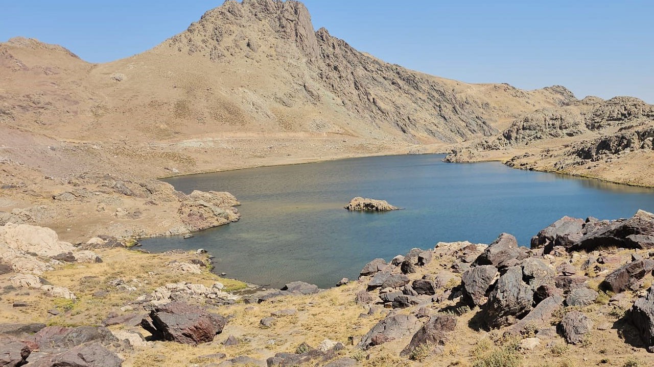 Zirvede büyüleyen manzara! Cilo Dağları’nın saklı cenneti