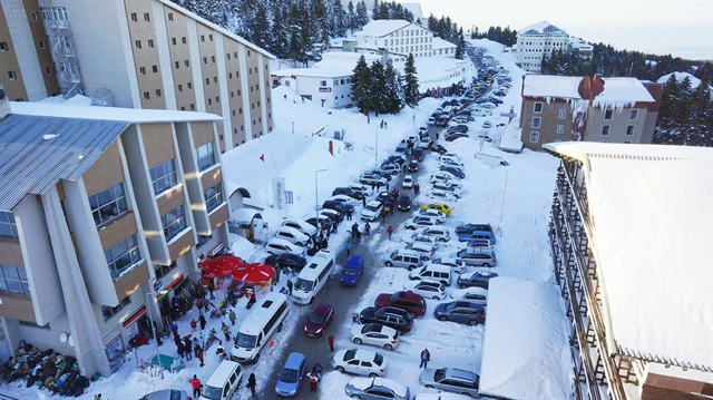 Zirvede trafiğe son