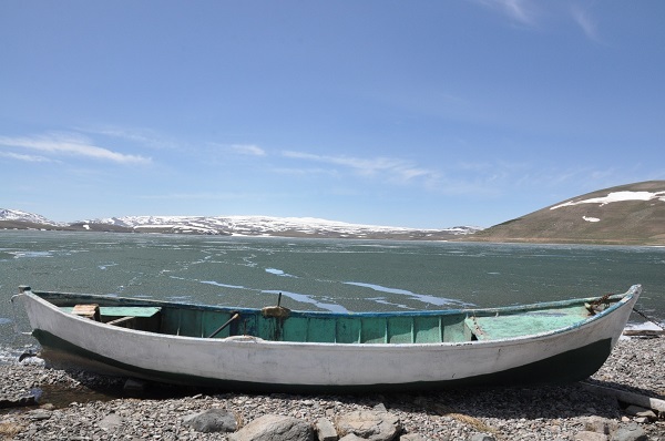 Zirvedeki göller çözülmeye başladı