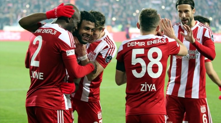Zirveye Sivasspor ayarı!