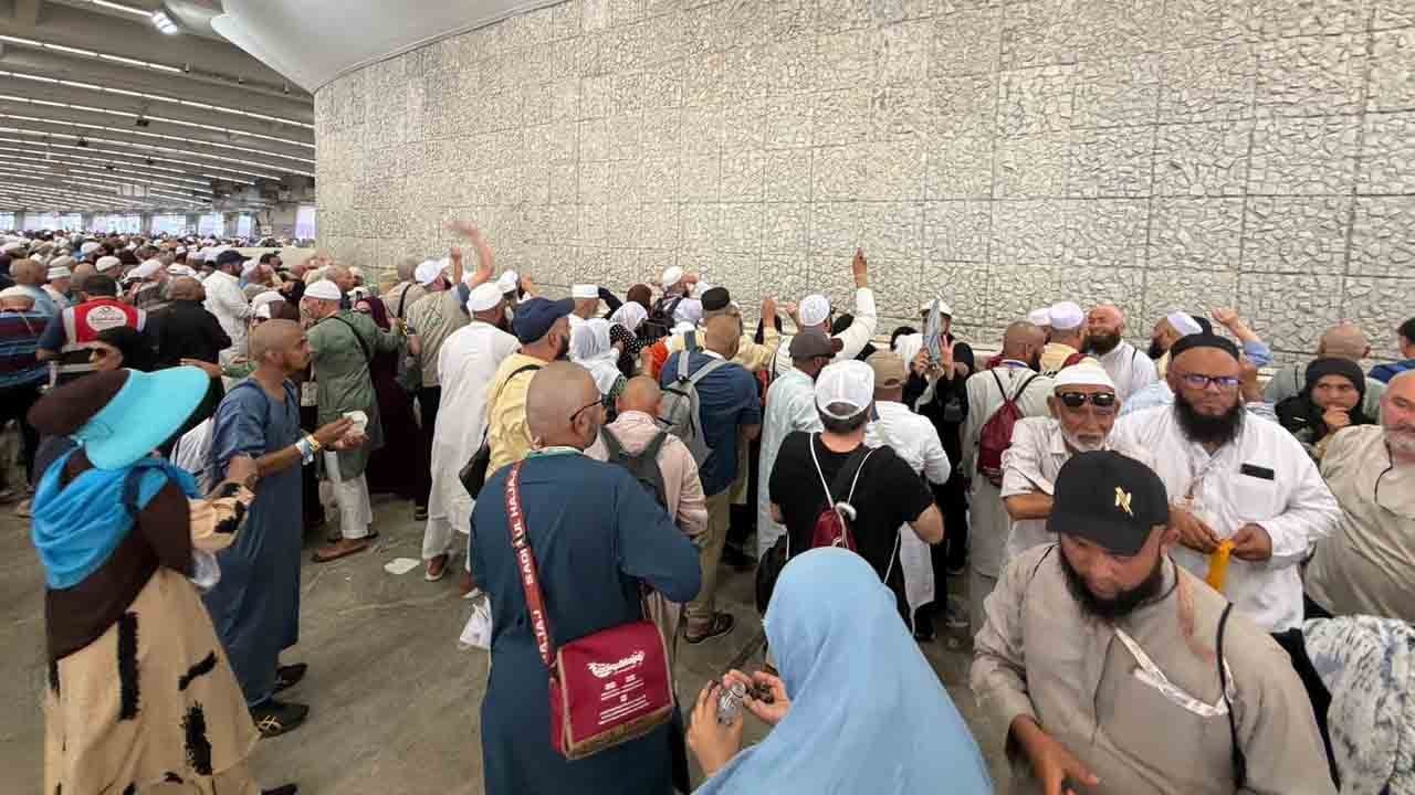 Ziyaret tavafı ve say’ı yapıp hacı oldular
