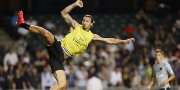 Zlatan İbrahimoviç Kendine has gollerine bir yenisini daha ekledi