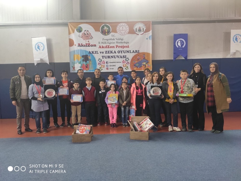Zonguldak’ta Akıl ve Zeka Oyunlarında Devrek birinci oldu 
