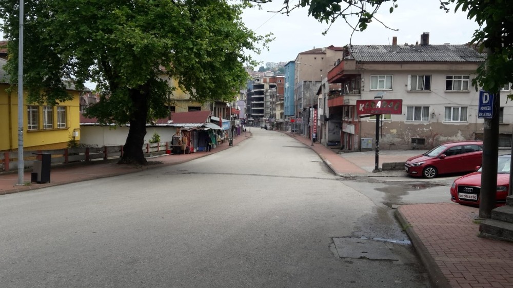 Zonguldak’ta bayramda cadde ve sokaklar boş kaldı 