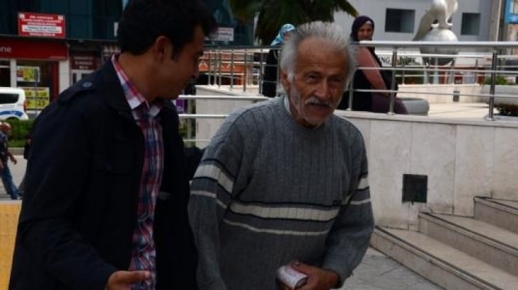 Zonguldak’ta bir tomar parayla gezince polisi alarma geçirdi