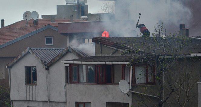 Zonguldak’ta çatı yangını paniğe neden oldu