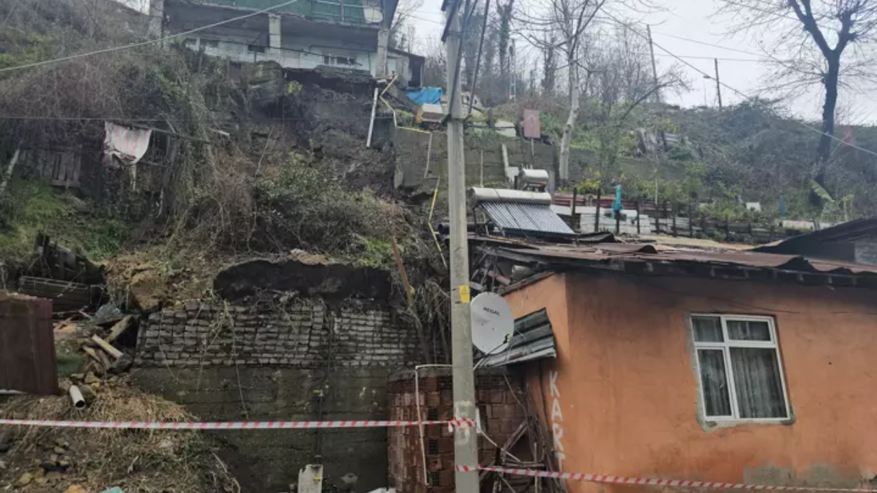 Zonguldak’ta heyelan dehşeti: Evler tahliye edildi